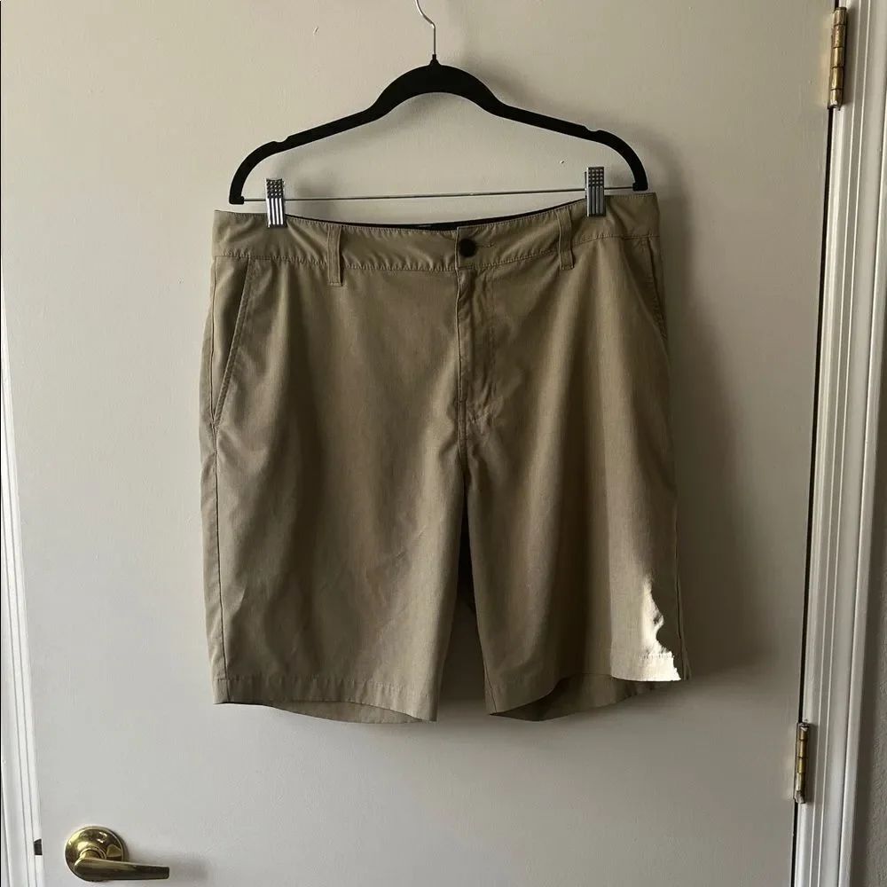 RSQ Men's Khaki Flat Front Hybrid Shorts size 34 GUC